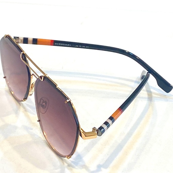 Burberry sunglasses 😎 🕶️ lINISEX for men or women - Picture 11 of 16